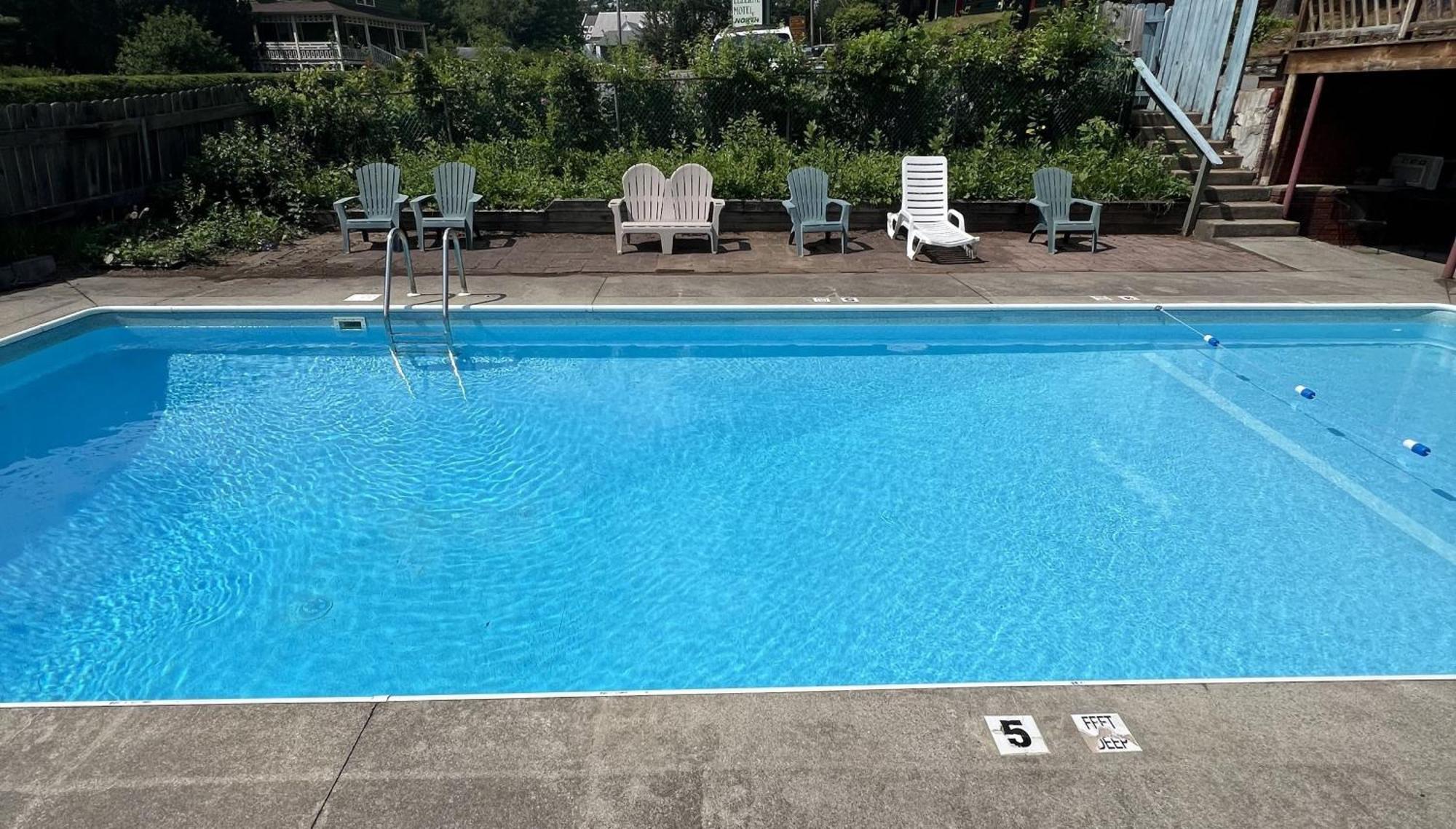 Motel Luzerne Lake Luzerne Екстериор снимка