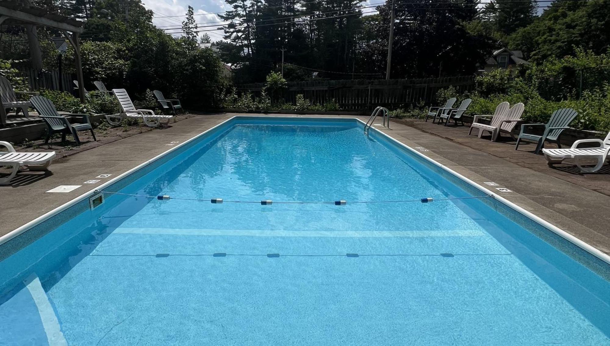 Motel Luzerne Lake Luzerne Екстериор снимка