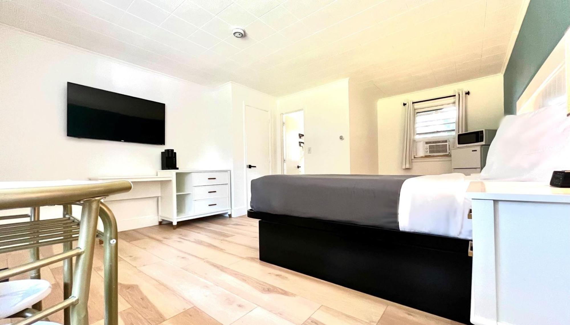 Motel Luzerne Lake Luzerne Екстериор снимка