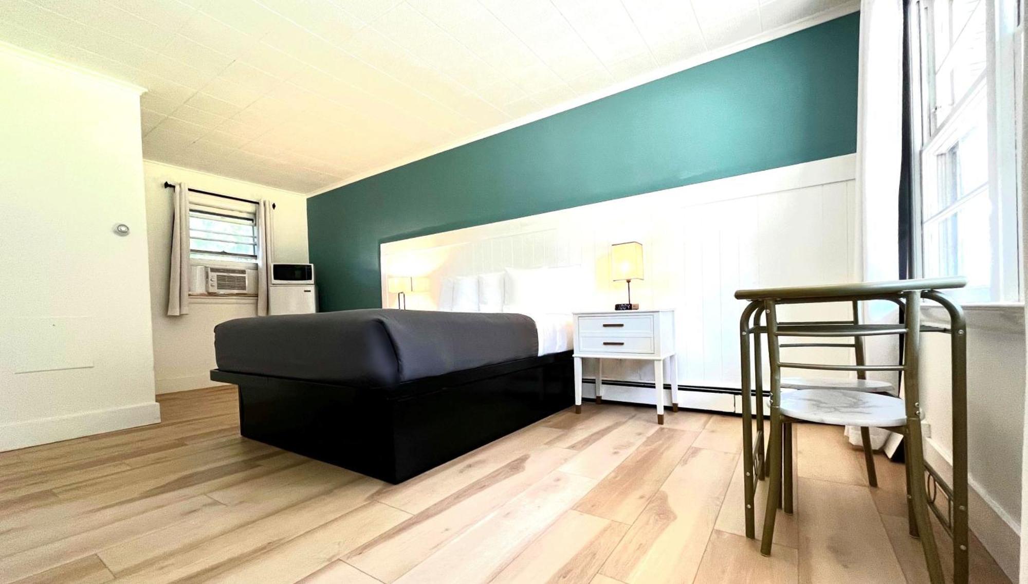 Motel Luzerne Lake Luzerne Екстериор снимка