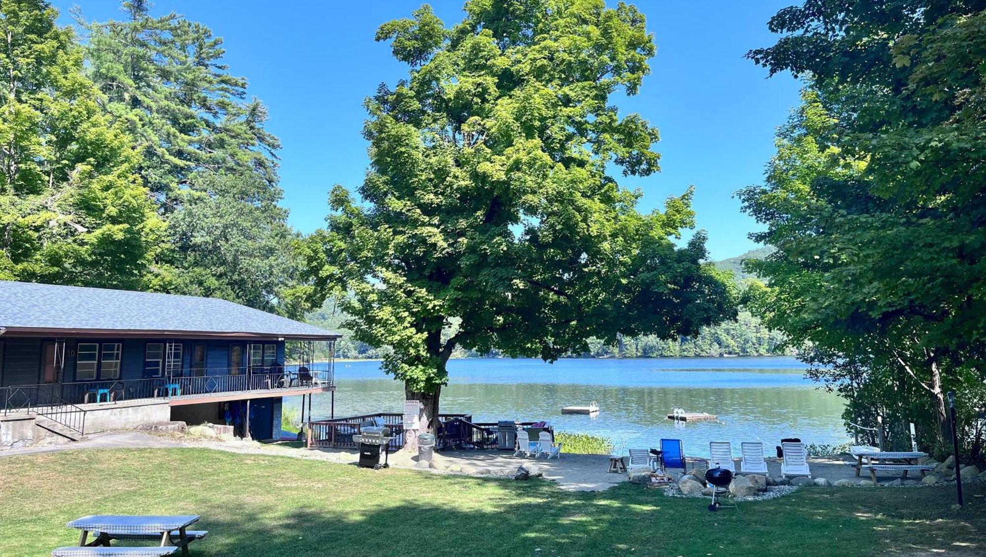 Motel Luzerne Lake Luzerne Екстериор снимка